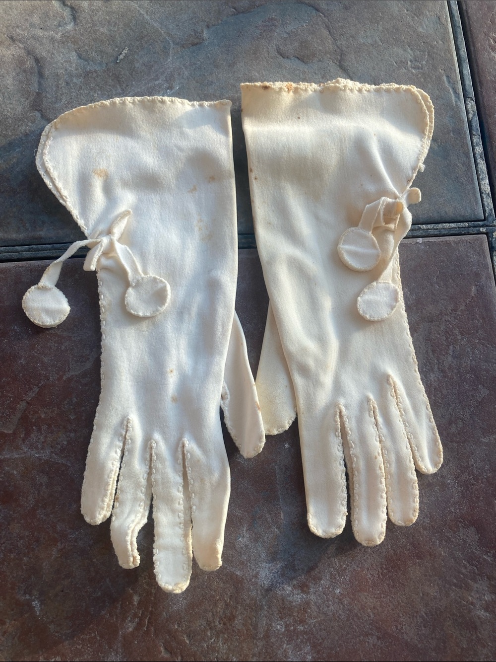 Vintage Cream Women's Gloves with Pom Pom Accents
